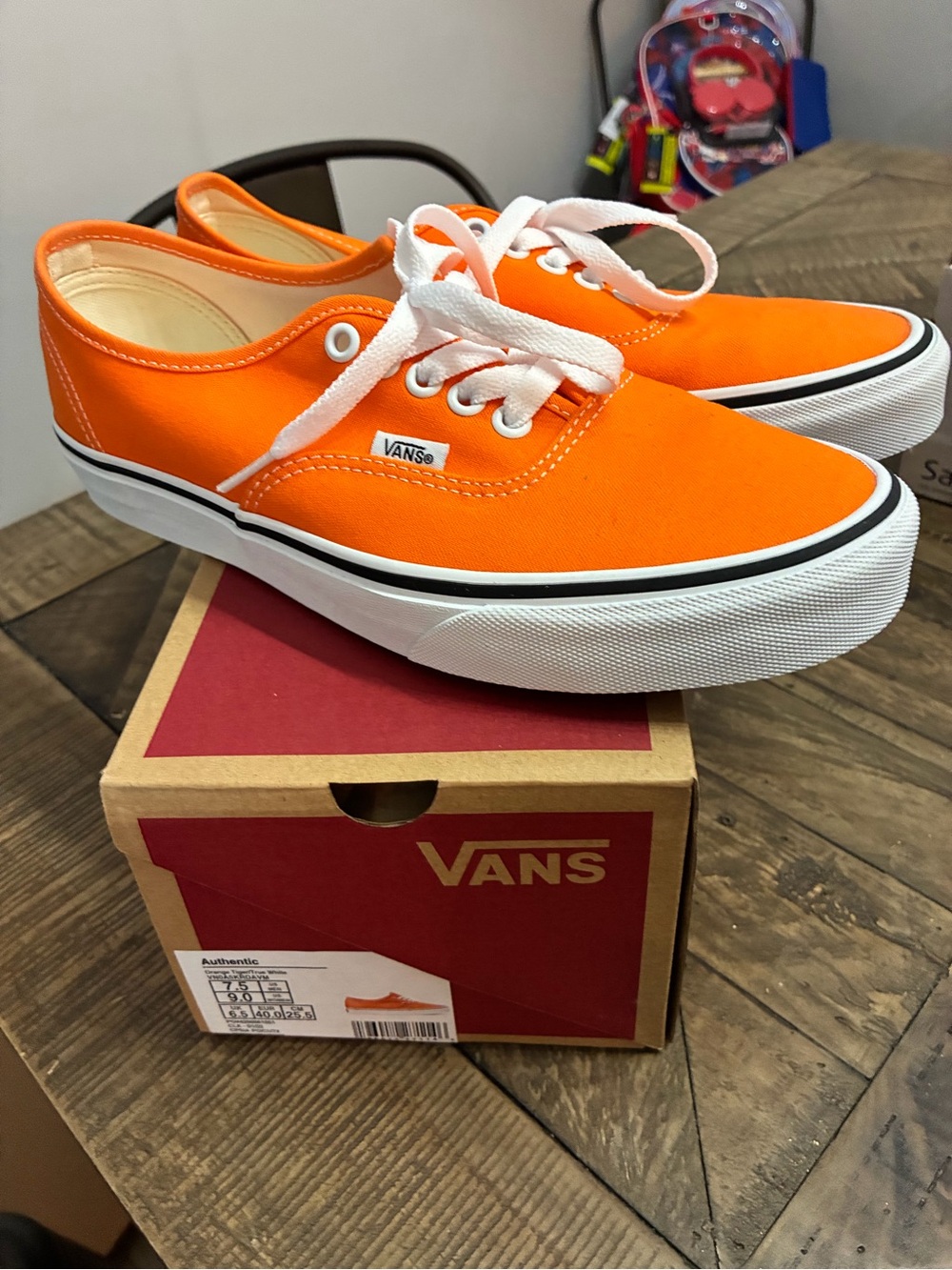 Vans Authentic Low-Top Sneakers - Neon Orange